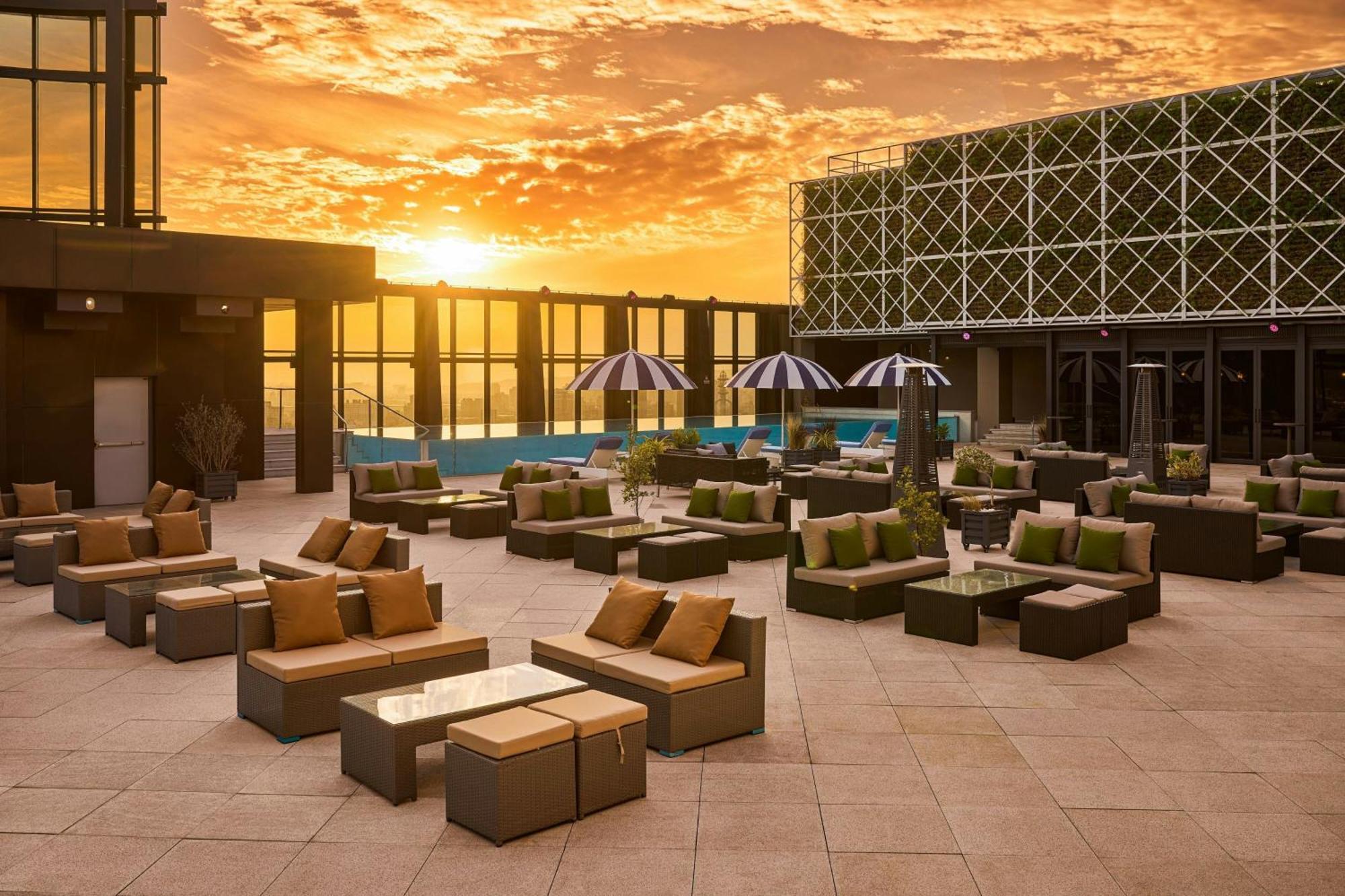 Le Meridien Tchaj-čung Exteriér fotografie The Sky Bar