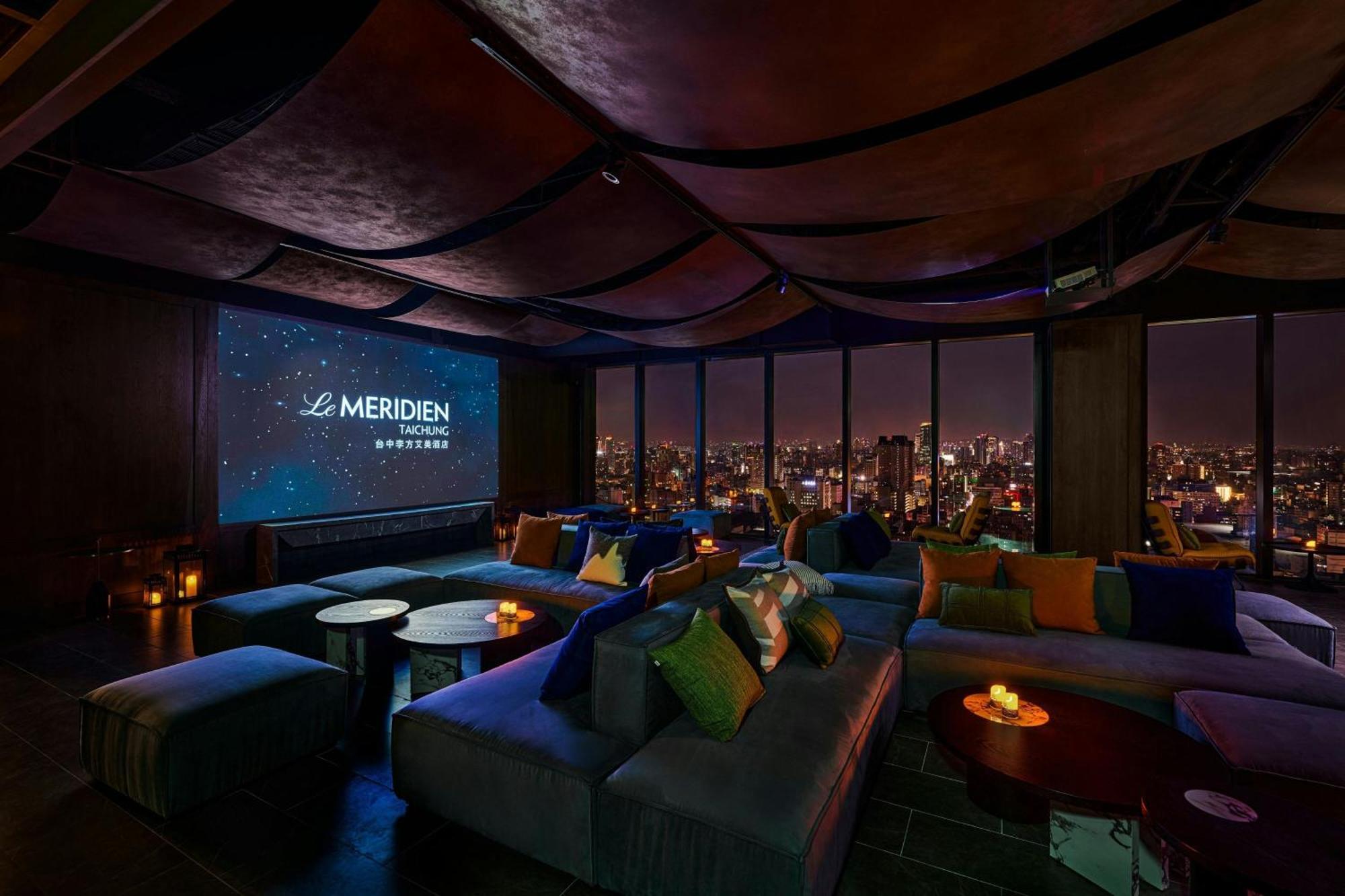 Le Meridien Tchaj-čung Exteriér fotografie The 63rd floor lounge
